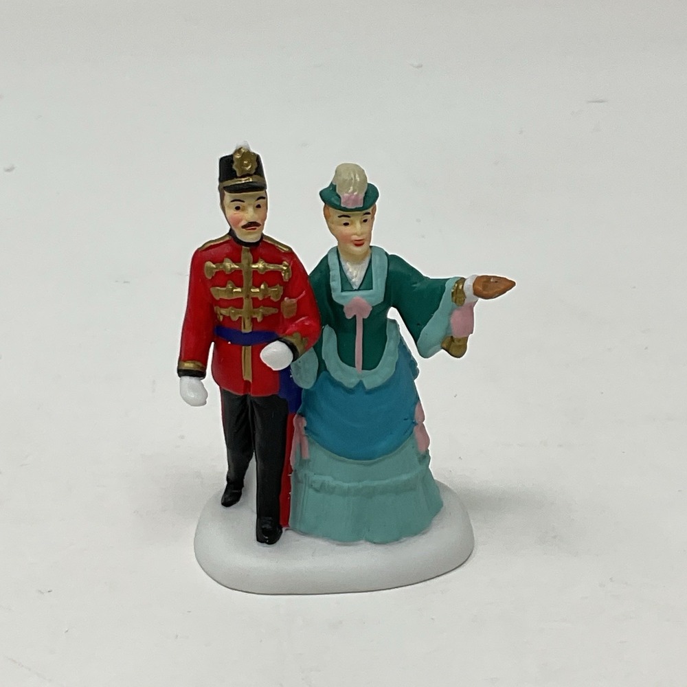 Dept 56 Dickens Village Heritage Collection An Evening Stroll Christmas 4044817